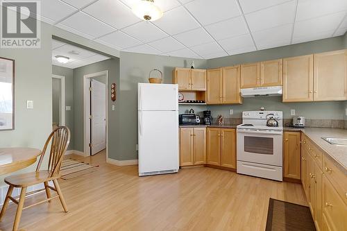 3320 Roncastle Road, Blind Bay, BC - Indoor Photo Showing Kitchen