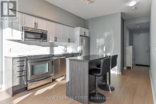 922 - 21 Nelson Street, Toronto, ON - Indoor Photo Showing Kitchen With Upgraded Kitchen