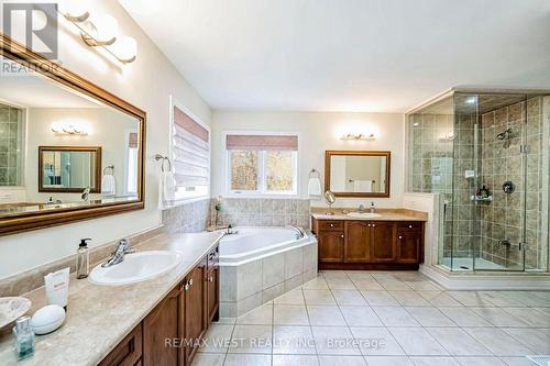 5 Westlea Avenue, Richmond Hill, ON - Indoor Photo Showing Bathroom