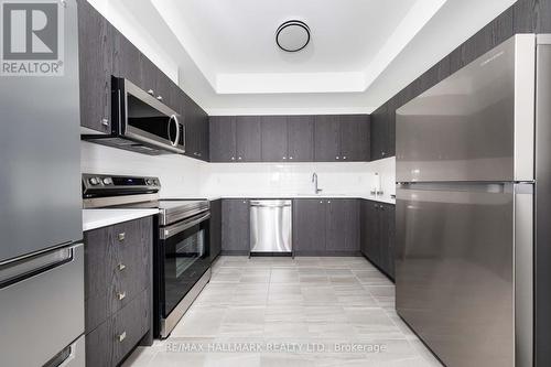 18 Red Maple Lane, Barrie, ON - Indoor Photo Showing Kitchen With Stainless Steel Kitchen