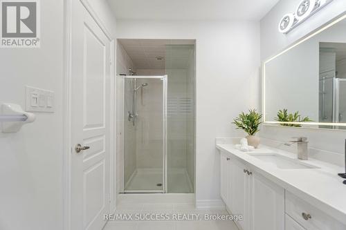 3067 Max Khan Boulevard, Oakville, ON - Indoor Photo Showing Bathroom