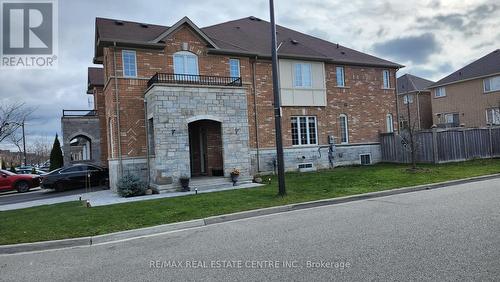 Bsmt - 640 Best Road, Milton, ON - Outdoor