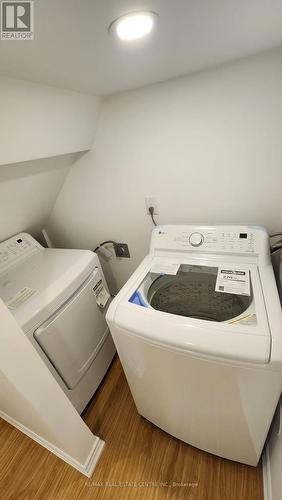 Bsmt - 640 Best Road, Milton, ON - Indoor Photo Showing Laundry Room