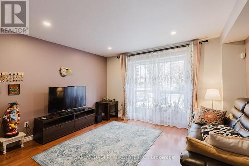 81 - 50 Strathaven Drive, Mississauga, ON - Indoor Photo Showing Living Room