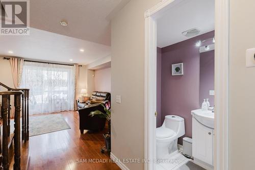 81 - 50 Strathaven Drive, Mississauga, ON - Indoor Photo Showing Bathroom