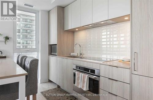 1707 - 70 Annie Craig Drive, Toronto, ON - Indoor Photo Showing Kitchen