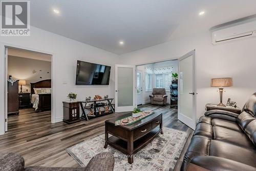 41 - 375 Mitchell Road S, North Perth, ON - Indoor Photo Showing Living Room