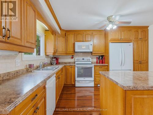 103 Williamson Drive, Haldimand, ON - Indoor Photo Showing Kitchen With Double Sink