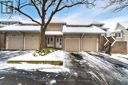 11 - 205 HIGHLAND CRESCENT  Kitchener, ON N2M 5L6