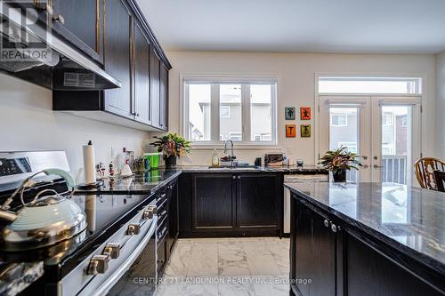 69 Bud Leggett Crescent, Georgina, ON - Indoor Photo Showing Kitchen With Upgraded Kitchen