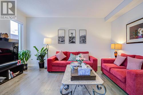 69 Bud Leggett Crescent, Georgina, ON - Indoor Photo Showing Living Room