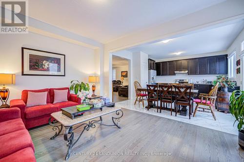 69 Bud Leggett Crescent, Georgina, ON - Indoor Photo Showing Living Room