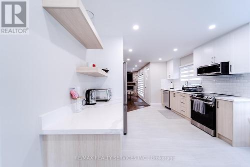 885 Glen Cedar Drive, Smith-Ennismore-Lakefield, ON - Indoor Photo Showing Kitchen