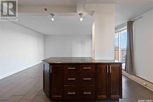 1205 320 5Th Avenue N, Saskatoon, SK - Indoor Photo Showing Kitchen