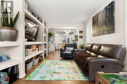 1271 Mctavish Street, Regina, SK - Indoor Photo Showing Living Room