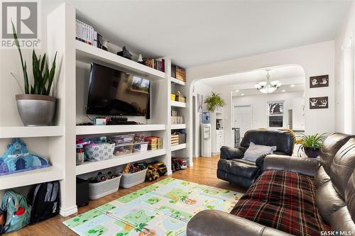 1271 Mctavish Street, Regina, SK - Indoor Photo Showing Living Room