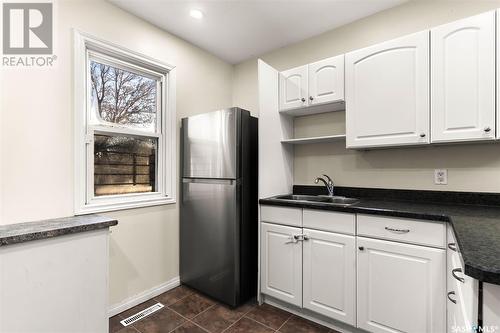 1271 Mctavish Street, Regina, SK - Indoor Photo Showing Kitchen With Double Sink