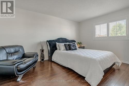 35 Lookout Street, Essa, ON - Indoor Photo Showing Bedroom