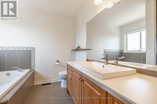 35 Lookout Street, Essa, ON - Indoor Photo Showing Bathroom