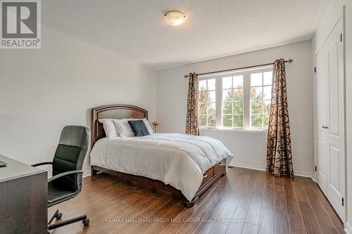 35 Lookout Street, Essa, ON - Indoor Photo Showing Bedroom