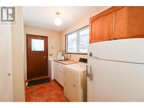 709 Sunglo Drive, Penticton, BC - Indoor Photo Showing Laundry Room