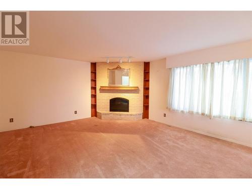 709 Sunglo Drive, Penticton, BC - Indoor With Fireplace