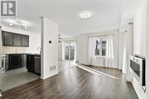 10 Jack Roach Street, Clarington (Bowmanville), ON - Indoor Photo Showing Kitchen