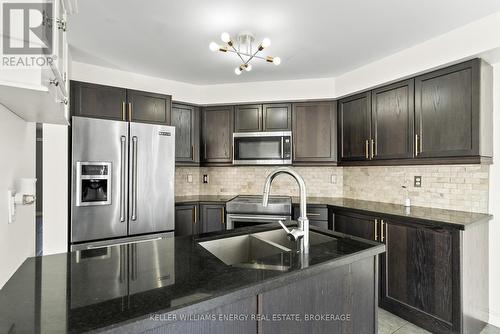 10 Jack Roach Street, Clarington (Bowmanville), ON - Indoor Photo Showing Kitchen With Stainless Steel Kitchen With Double Sink With Upgraded Kitchen