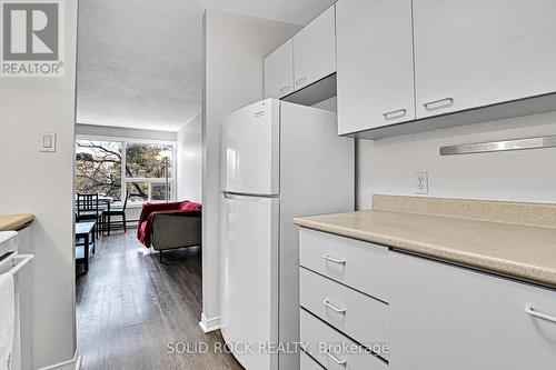 203 - 1490 Heron Road, Ottawa, ON - Indoor Photo Showing Kitchen