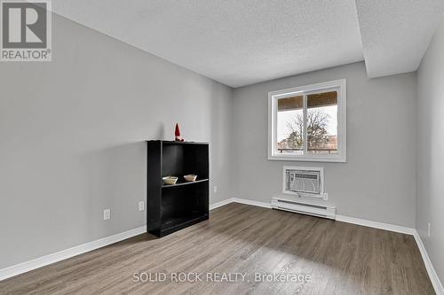 203 - 1490 Heron Road, Ottawa, ON - Indoor