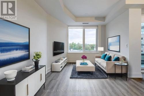 420 - 185 Deerfield Road, Newmarket, ON - Indoor Photo Showing Living Room