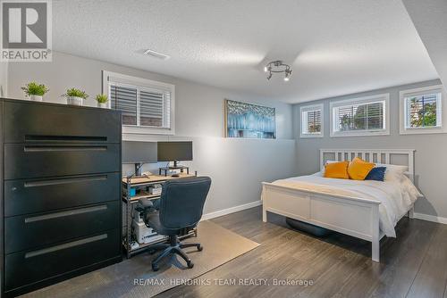 4034 Barry Drive, Lincoln (982 - Beamsville), ON - Indoor Photo Showing Bedroom