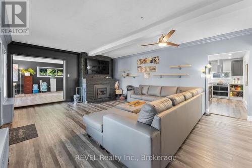 511 Woodlawn Road, Welland, ON - Indoor Photo Showing Living Room With Fireplace