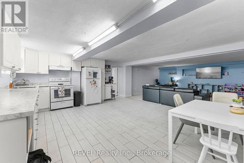 511 Woodlawn Road, Welland, ON - Indoor Photo Showing Kitchen