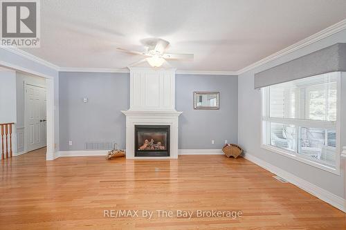 7 Trailwood Place, Wasaga Beach, ON - Indoor With Fireplace