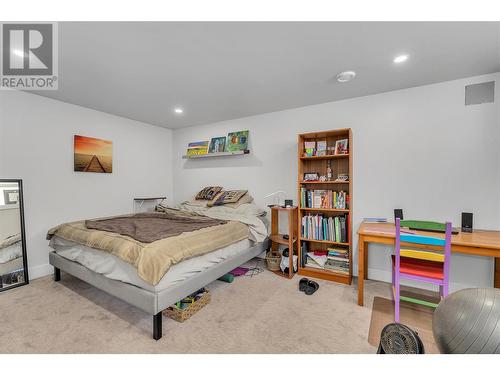 4302 Hazell Road, Kelowna, BC - Indoor Photo Showing Bedroom