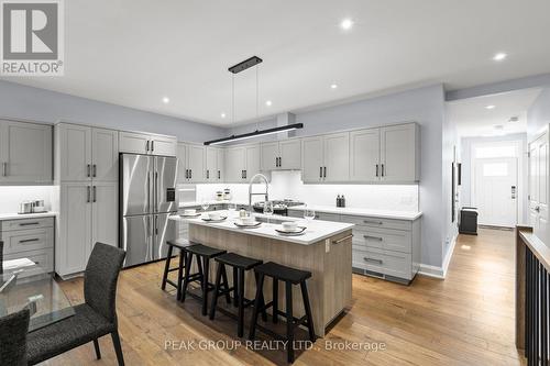 2 - 9245 Shoveller Drive, Niagara Falls (219 - Forestview), ON - Indoor Photo Showing Kitchen With Upgraded Kitchen