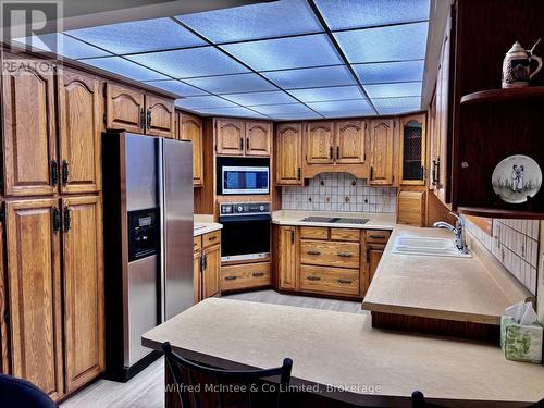 1289 Bruce Road 4 Road, Brockton, ON - Indoor Photo Showing Kitchen With Double Sink