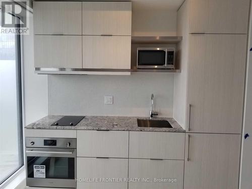 3408 - 197 Yonge Street, Toronto, ON - Indoor Photo Showing Kitchen