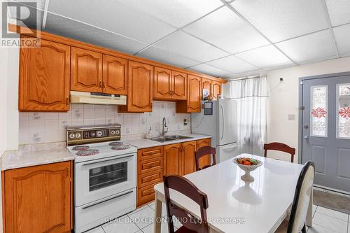 478 Lansdowne Avenue, Toronto, ON - Indoor Photo Showing Kitchen With Double Sink