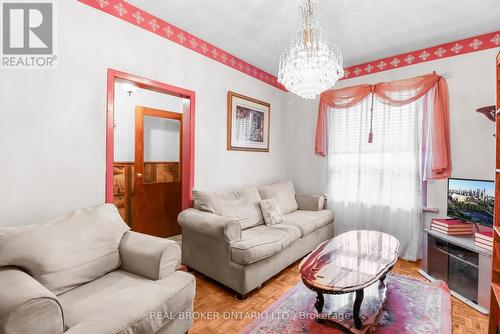 478 Lansdowne Avenue, Toronto, ON - Indoor Photo Showing Living Room