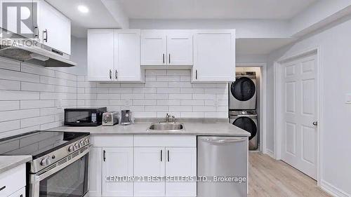 3 Lockton Street, Whitby, ON - Indoor Photo Showing Kitchen