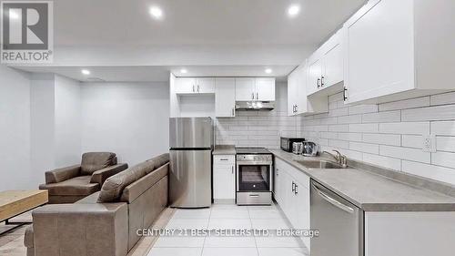 3 Lockton Street, Whitby, ON - Indoor Photo Showing Kitchen With Upgraded Kitchen