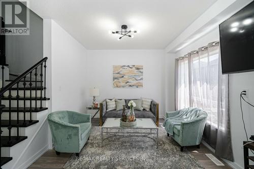 17 Dawes Road, Brampton, ON - Indoor Photo Showing Living Room