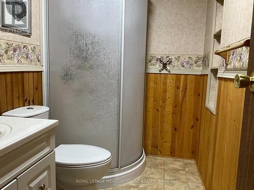 8 Grand Vista Drive, Wellington North, ON - Indoor Photo Showing Bathroom