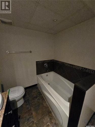 1721 Second Street, Estevan, SK - Indoor Photo Showing Bathroom