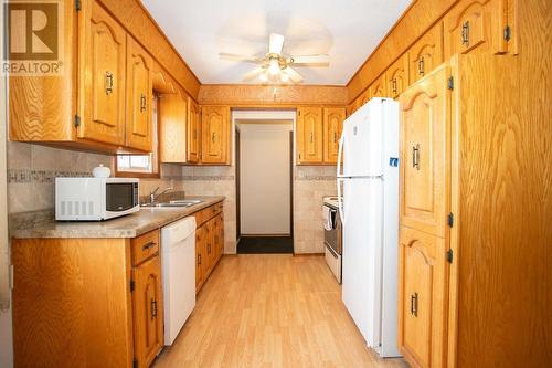 550 Douglas, Sault Ste. Marie, ON - Indoor Photo Showing Kitchen With Double Sink