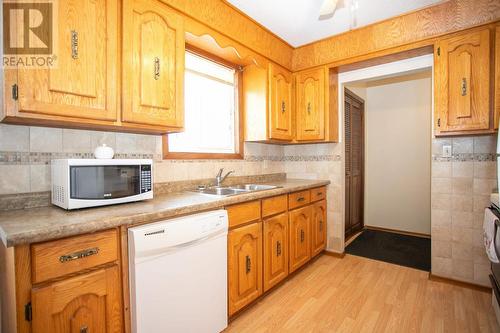 550 Douglas, Sault Ste. Marie, ON - Indoor Photo Showing Kitchen With Double Sink