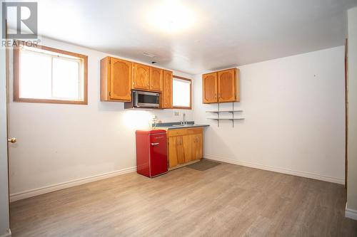 550 Douglas, Sault Ste. Marie, ON - Indoor Photo Showing Kitchen