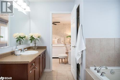 4pc - 988 Clark Boulevard, Milton, ON - Indoor Photo Showing Bathroom